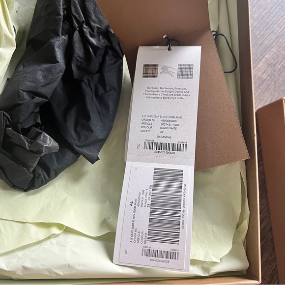 BURBERRY Checked basketweave leather sandals - Picture 7 of 14